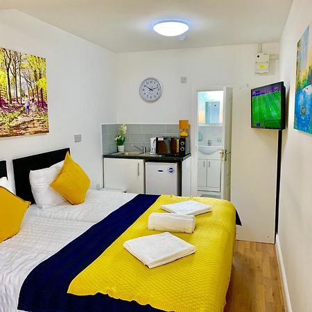 London Studio Apartments, Private Bathroom, Kitchenette, Parking, Np2 Luaran gambar