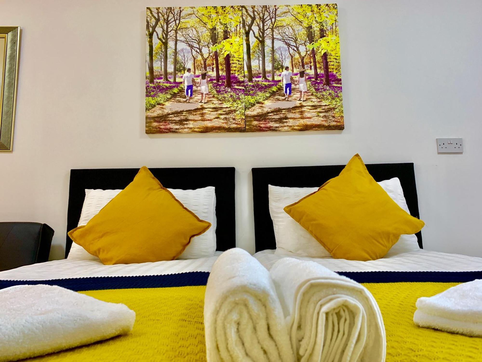 London Studio Apartments, Private Bathroom, Kitchenette, Parking, Np2 Luaran gambar