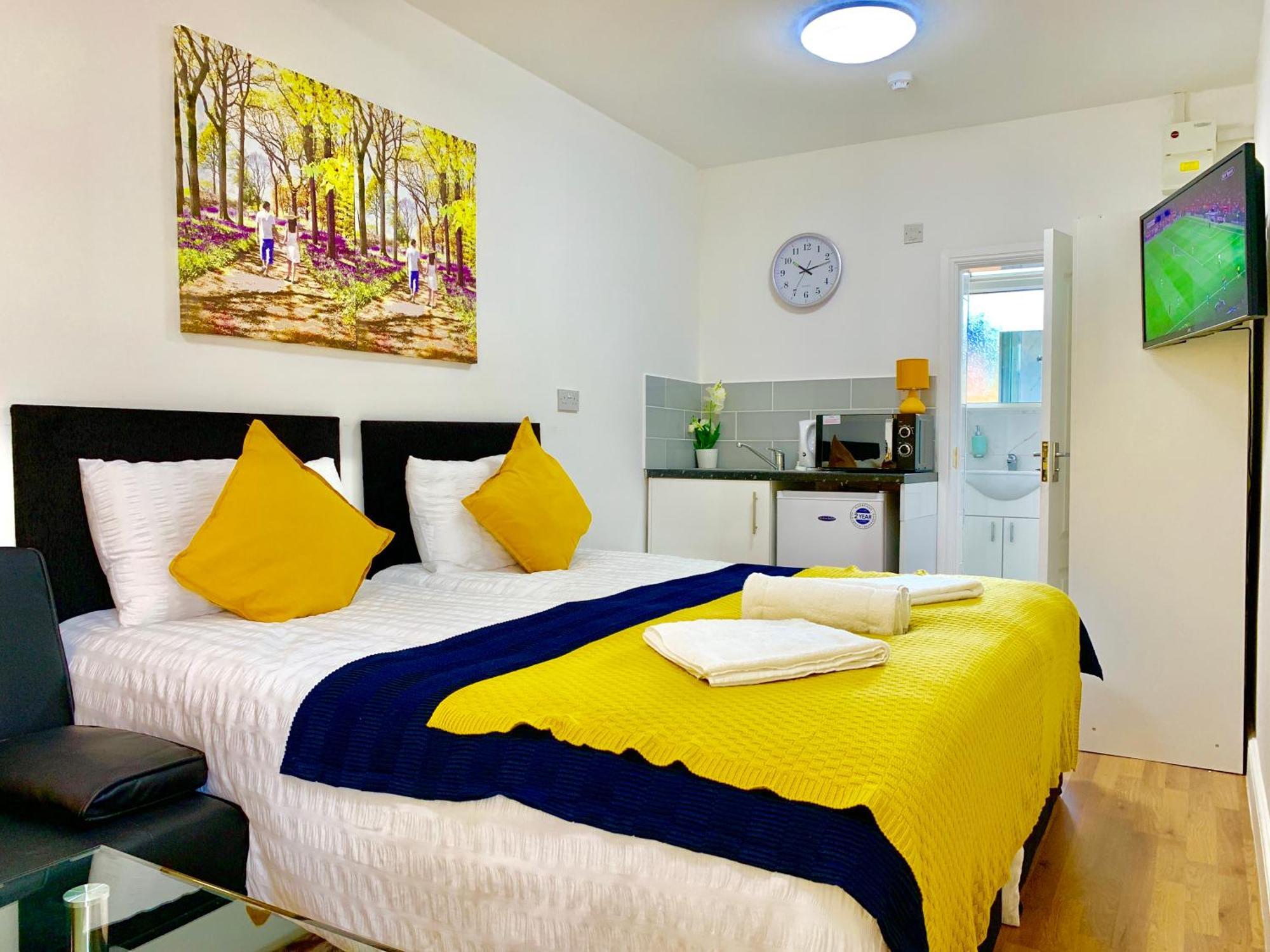 London Studio Apartments, Private Bathroom, Kitchenette, Parking, Np2 Luaran gambar