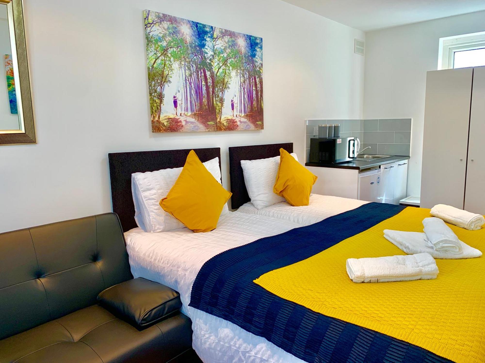 London Studio Apartments, Private Bathroom, Kitchenette, Parking, Np2 Luaran gambar