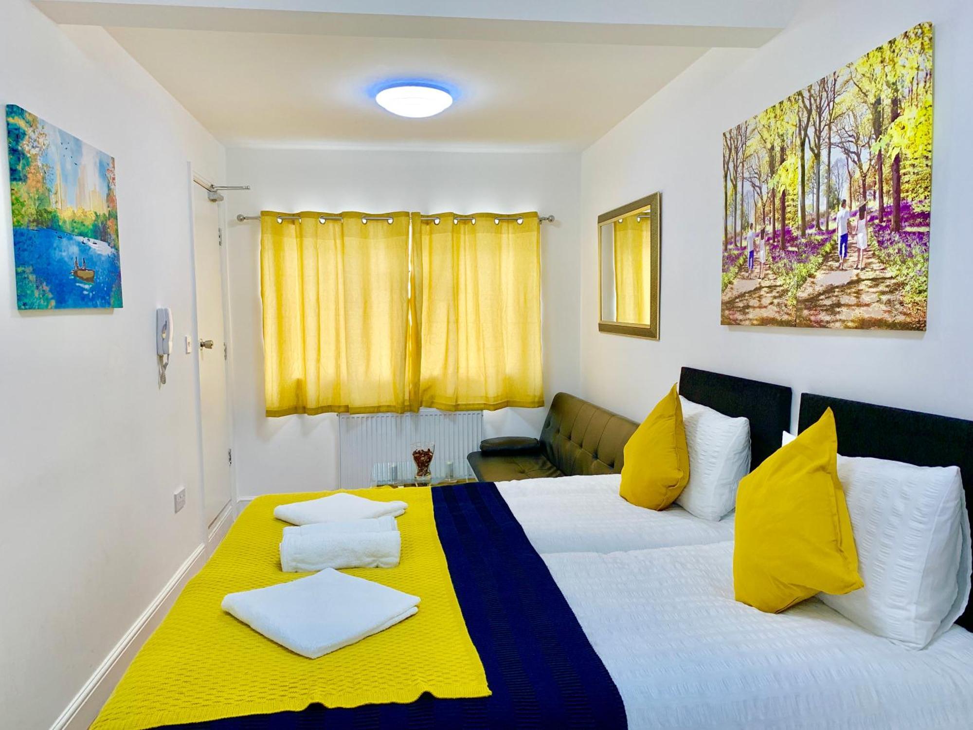 London Studio Apartments, Private Bathroom, Kitchenette, Parking, Np2 Luaran gambar